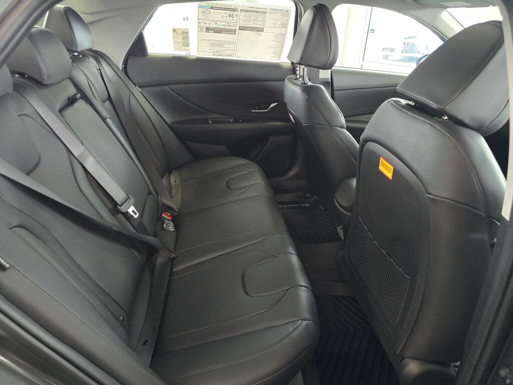 New 2026 Hyundai Elantra Limited FWD image 39