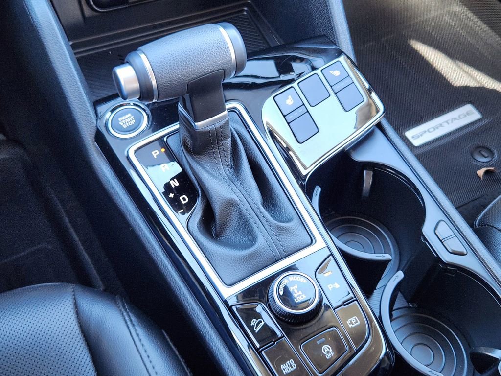 Used 2025 Kia Sportage EX image 22