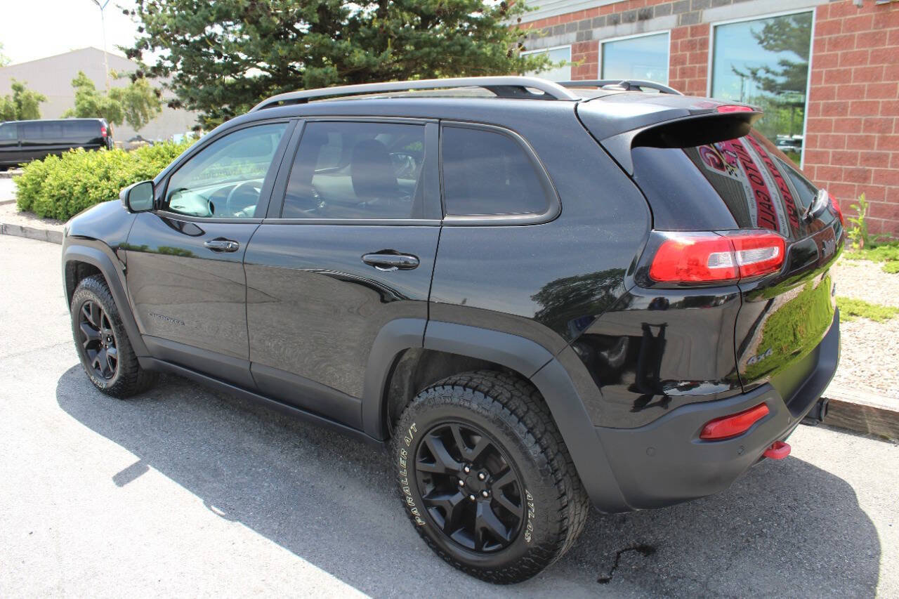 Used 2014 Jeep Cherokee Trailhawk w/ Technology Group AWD/4WD image 8