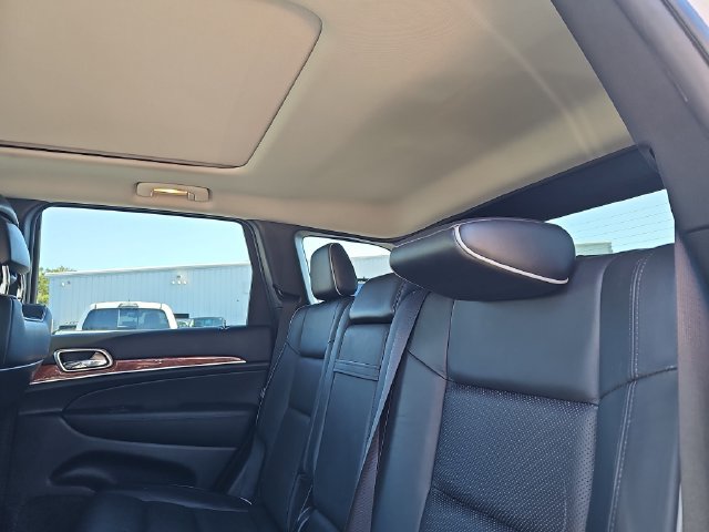 Used 2013 Jeep Grand Cherokee Overland w/ Trailer Tow Group RWD image 14