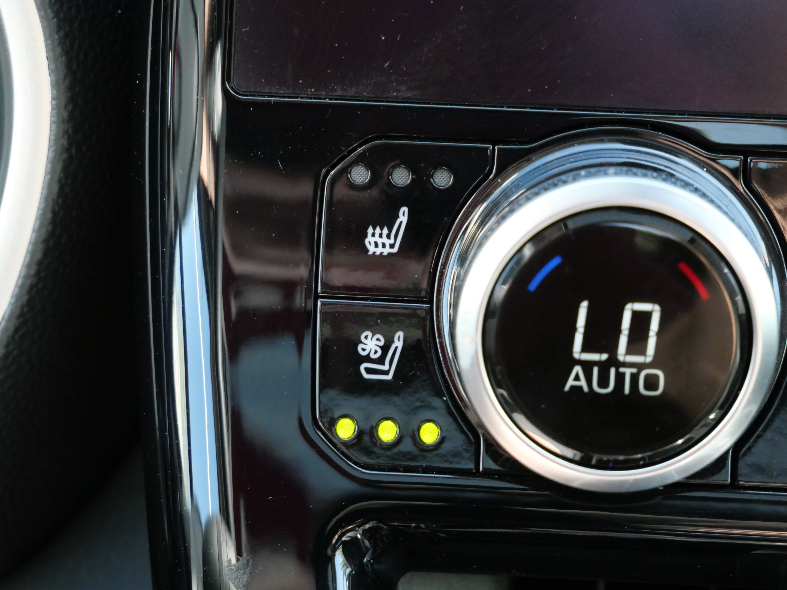 Used 2023 Toyota Highlander Limited AWD/4WD image 32