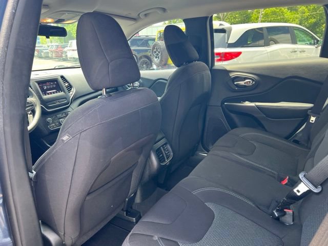 Used 2020 Jeep Cherokee Latitude FWD image 15