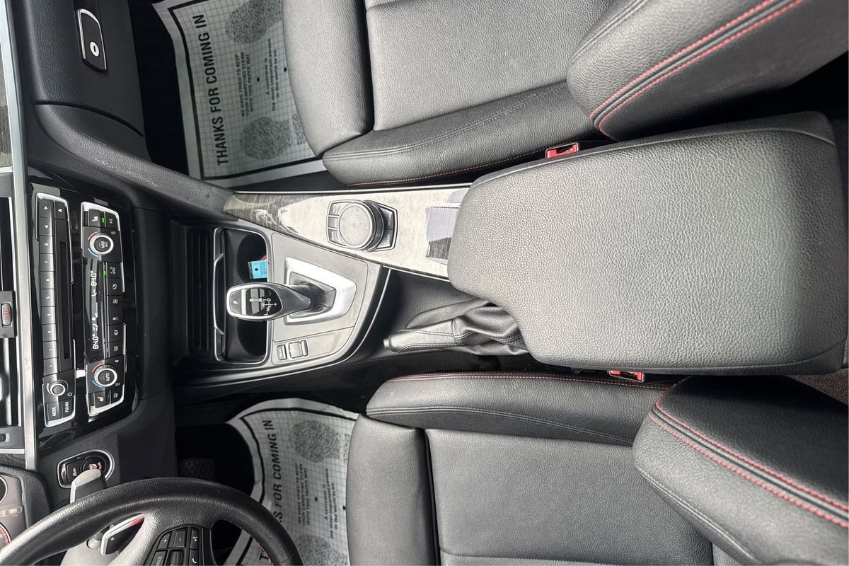 Used 2018 BMW 330i Gran Turismo xDrive image 15