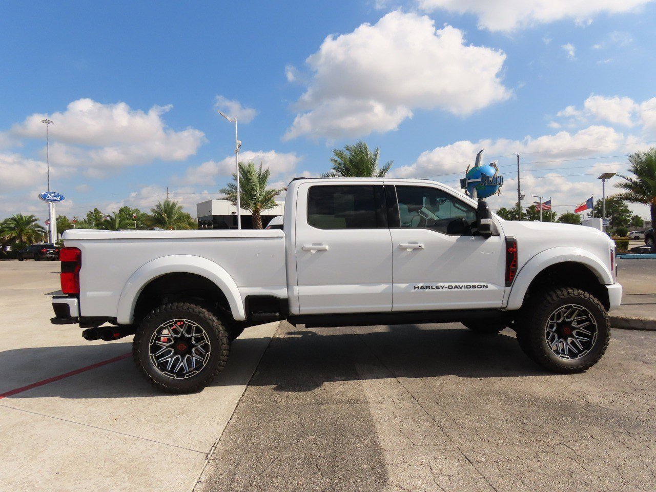 New 2026 Ford F250 Lariat w/ Black Appearance Package image 10