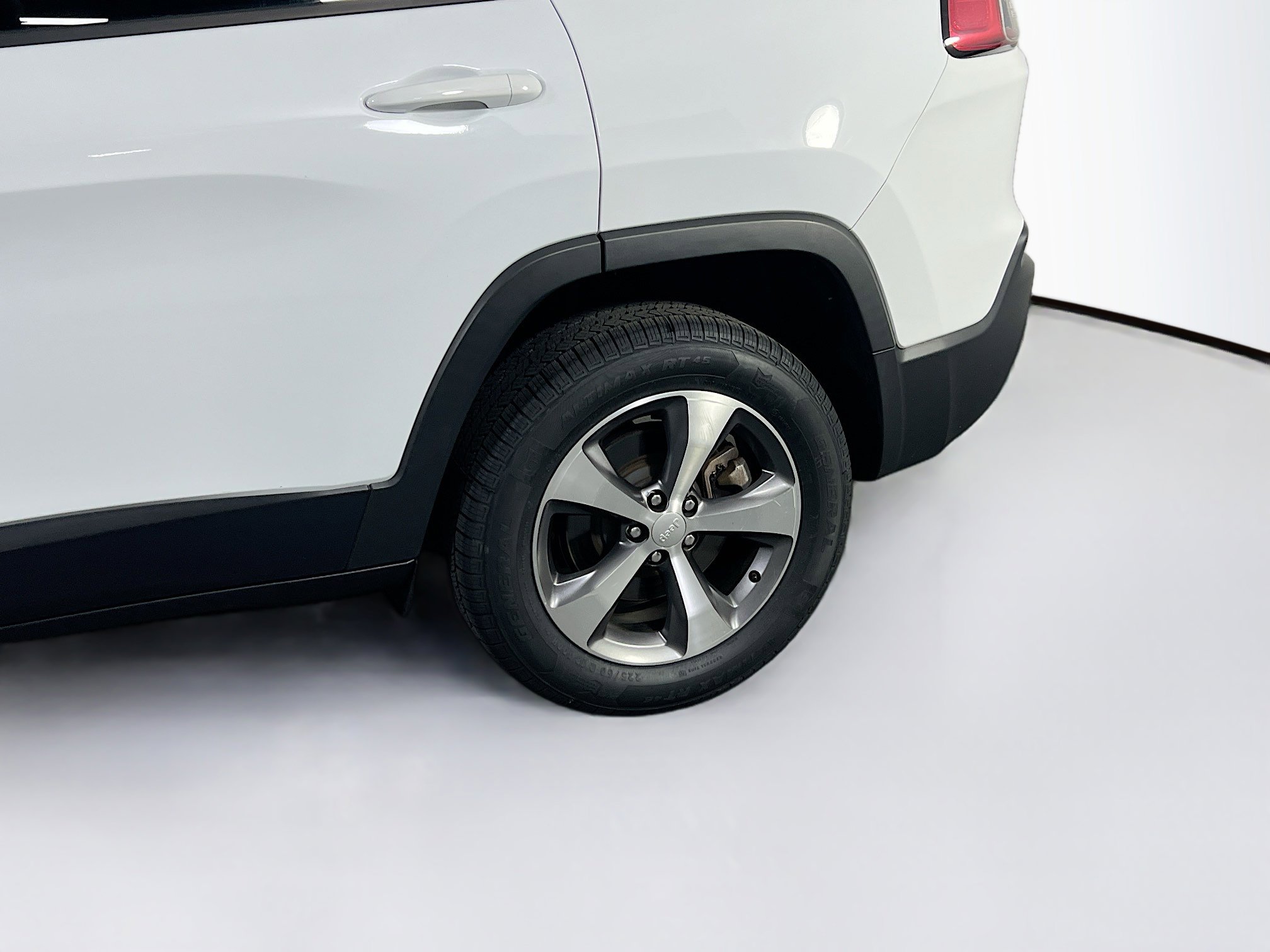 Used 2022 Jeep Cherokee Limited image 28