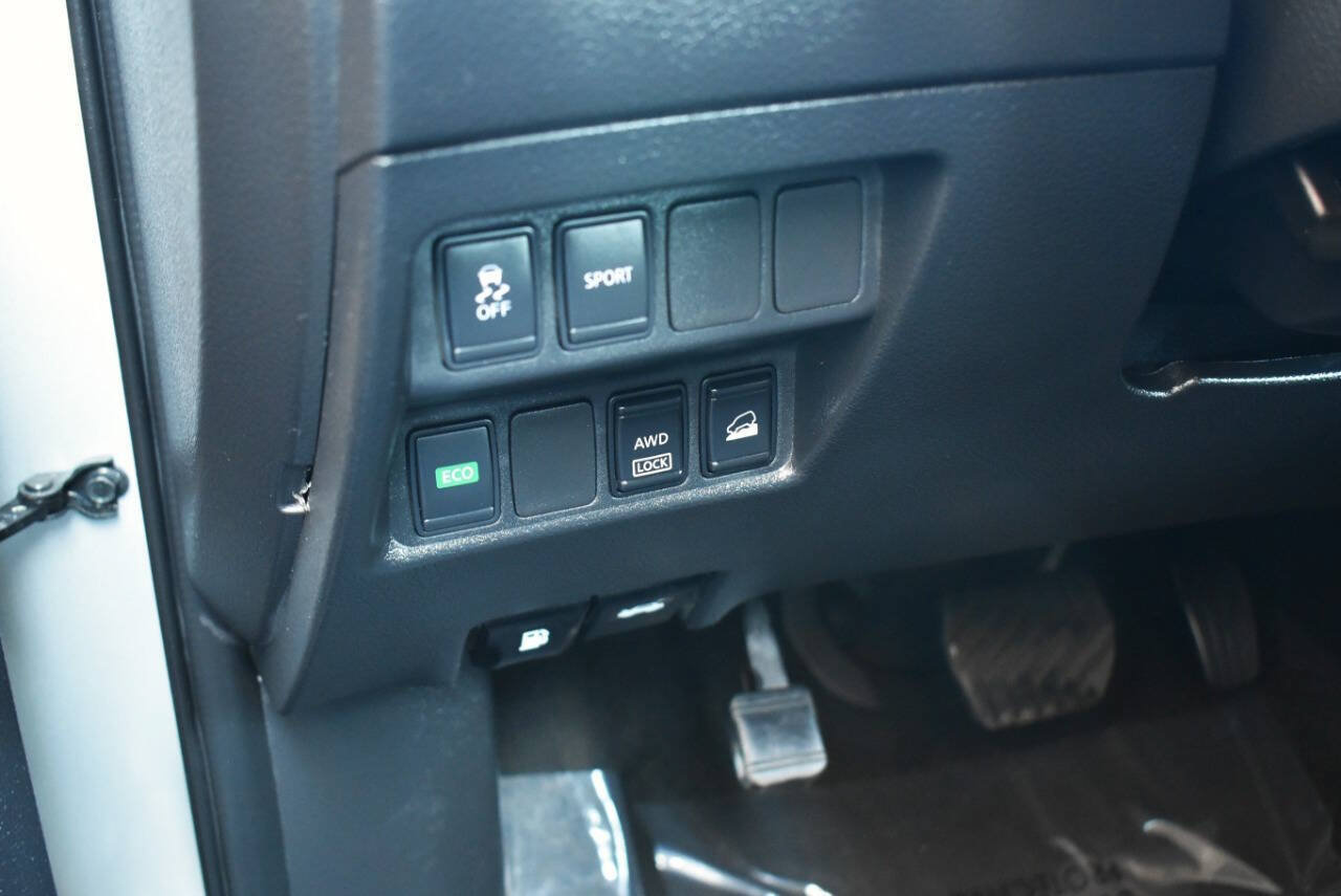 Used 2015 Nissan Rogue SV AWD/4WD image 31