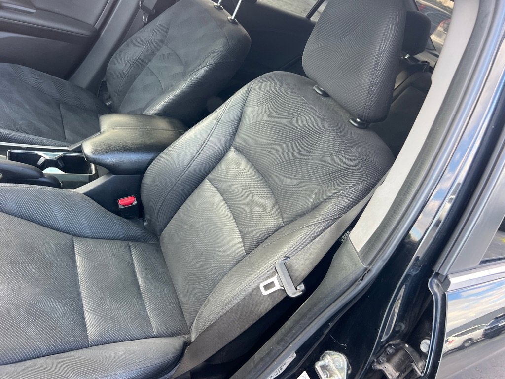 Used 2017 Honda Accord EX image 11