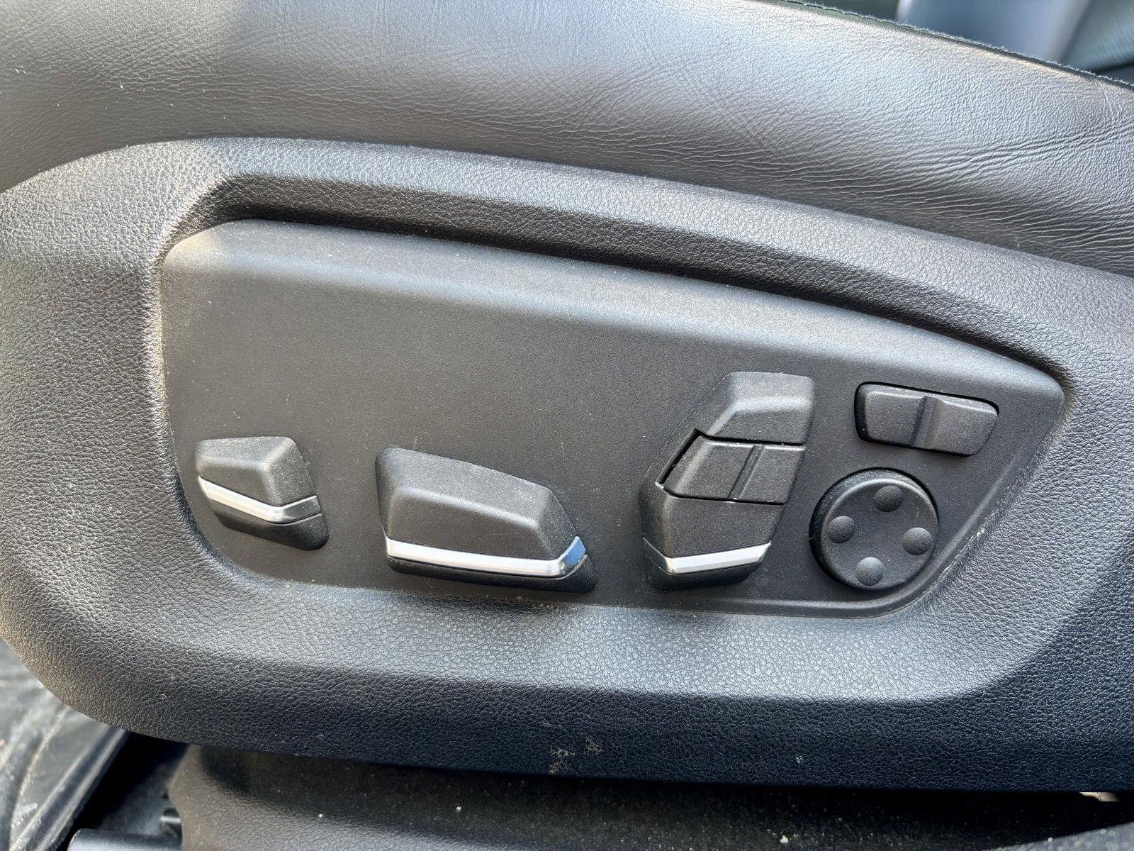 Used 2014 BMW 750i xDrive image 22