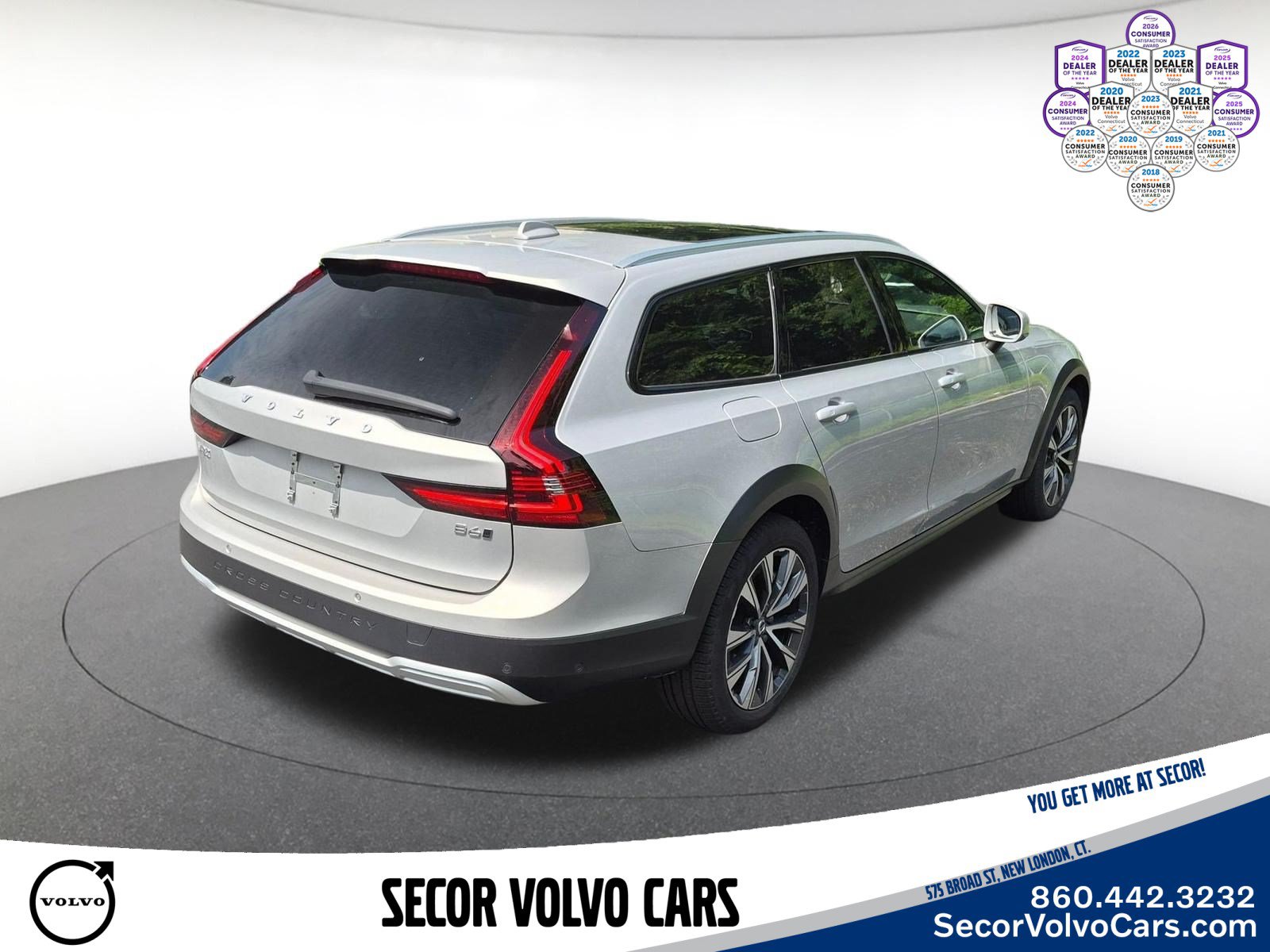 Used 2025 Volvo V90 B6 Cross Country Plus AWD/4WD image 6