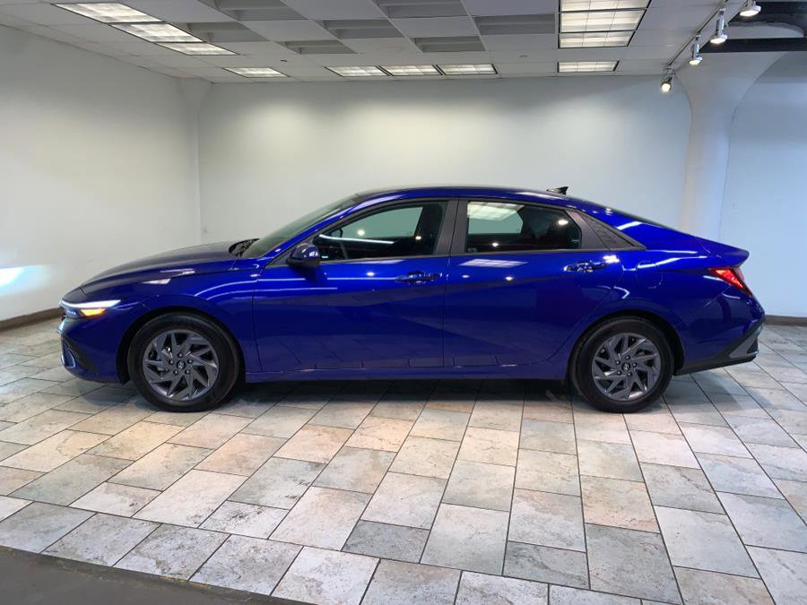 Used 2024 Hyundai Elantra SEL image 4