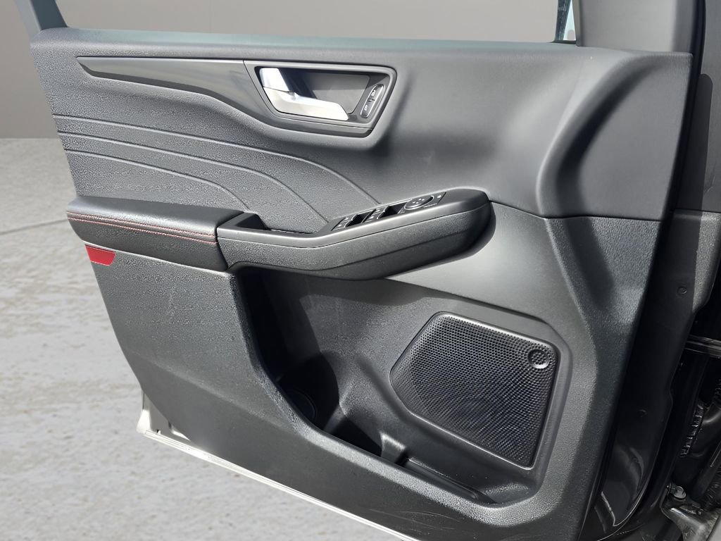Used 2025 Ford Escape ST-Line image 17