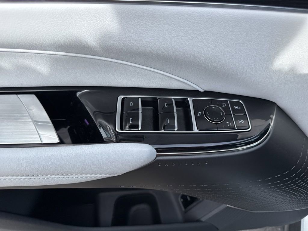 Used 2024 Cadillac Lyriq Luxury w/ LPO, Floor Liner Package image 27