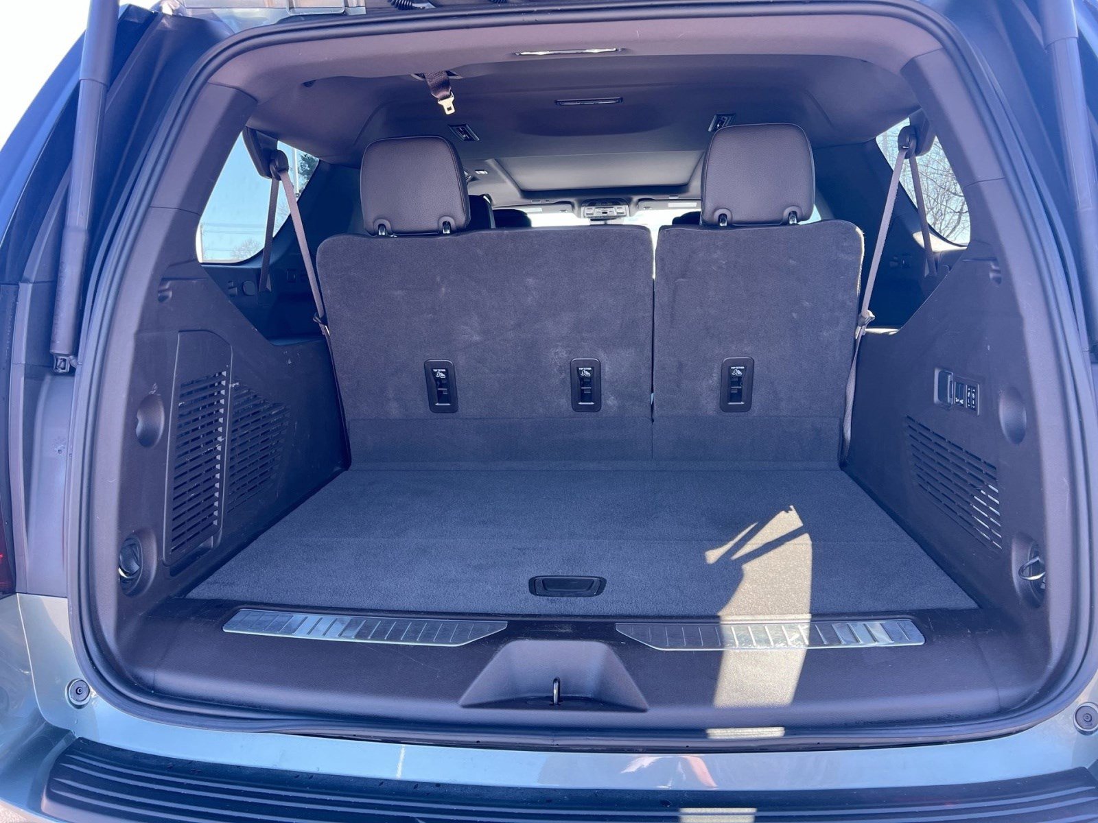 Used 2024 GMC Yukon XL Denali w/ Denali Reserve Package image 25