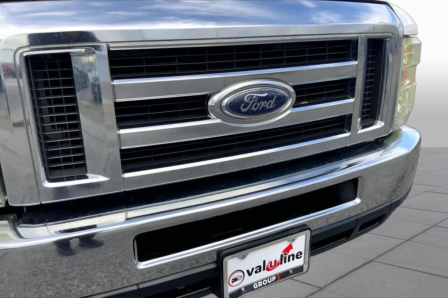 Used 2014 Ford E-350 and Econoline 350 XLT RWD image 28