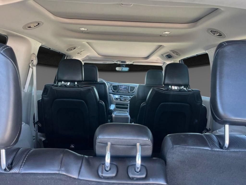 Used 2019 Chrysler Pacifica Limited FWD image 33