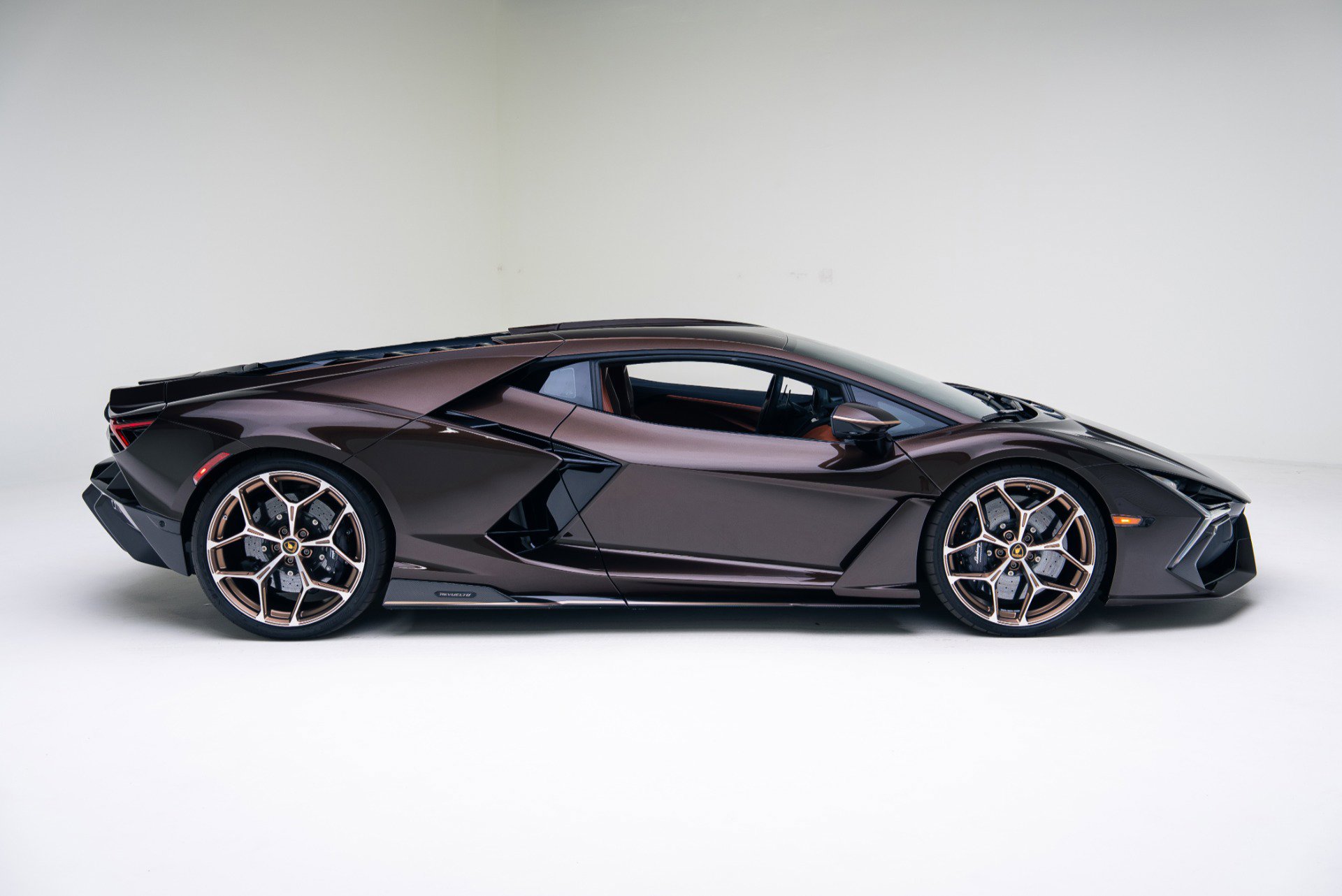 Used 2025 Lamborghini Revuelto image 21
