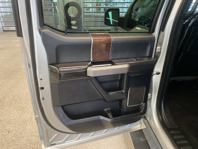 Used 2016 Ford F150 Platinum w/ Equipment Group 701A Luxury AWD/4WD image 30
