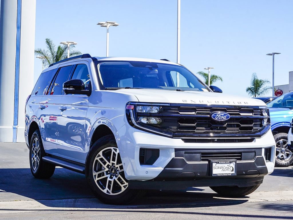 New 2025 Ford Expedition Active image 1