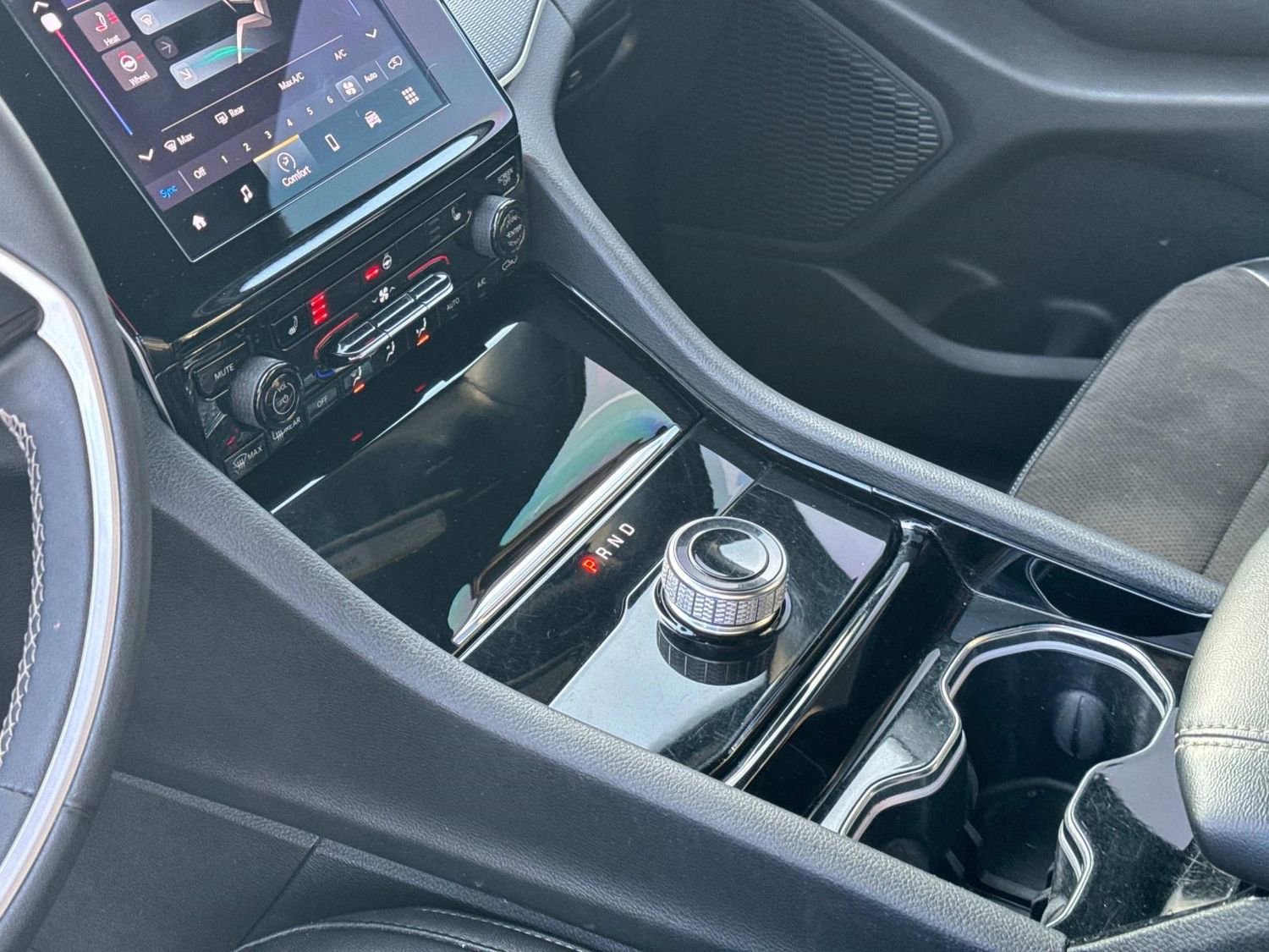 Used 2023 Jeep Grand Cherokee L Altitude image 29