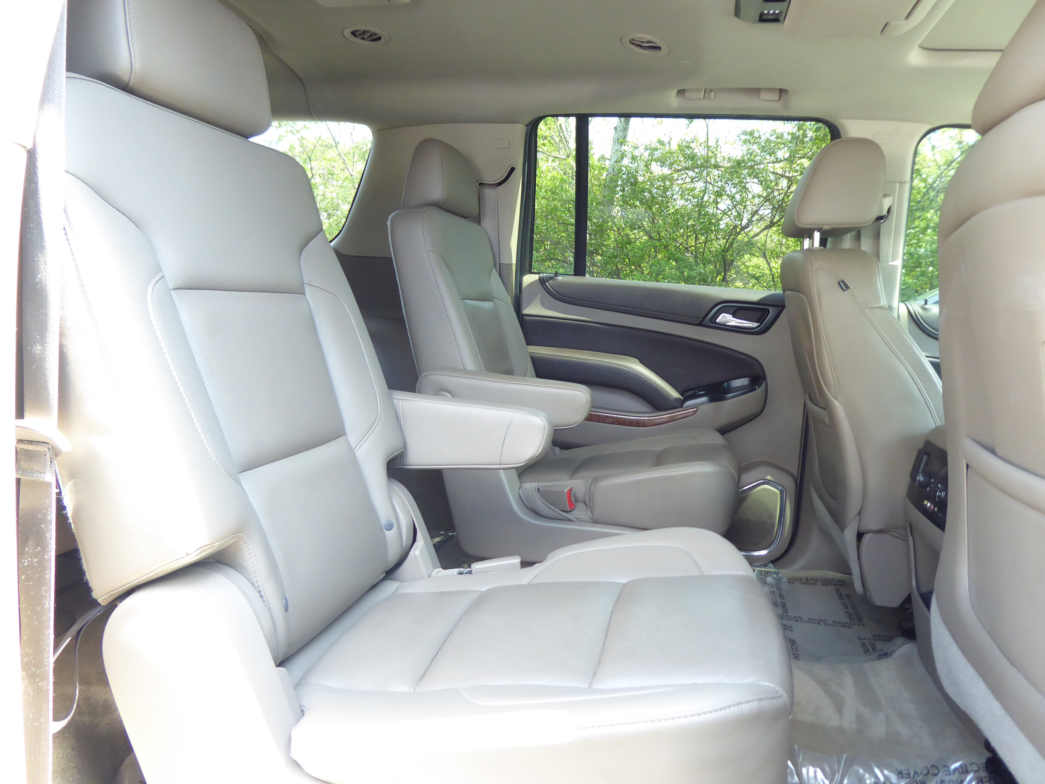 Used 2015 Chevrolet Suburban LTZ AWD/4WD image 21