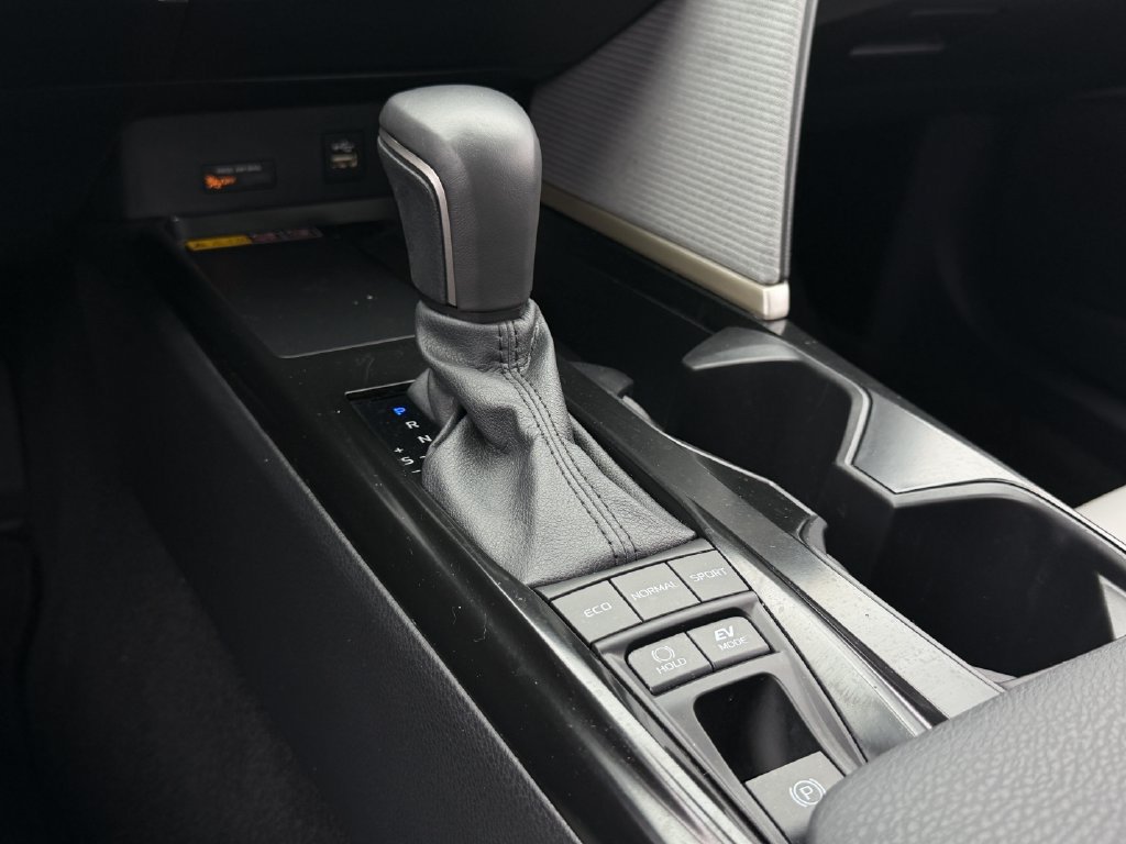 Used 2025 Toyota Camry SE FWD image 19