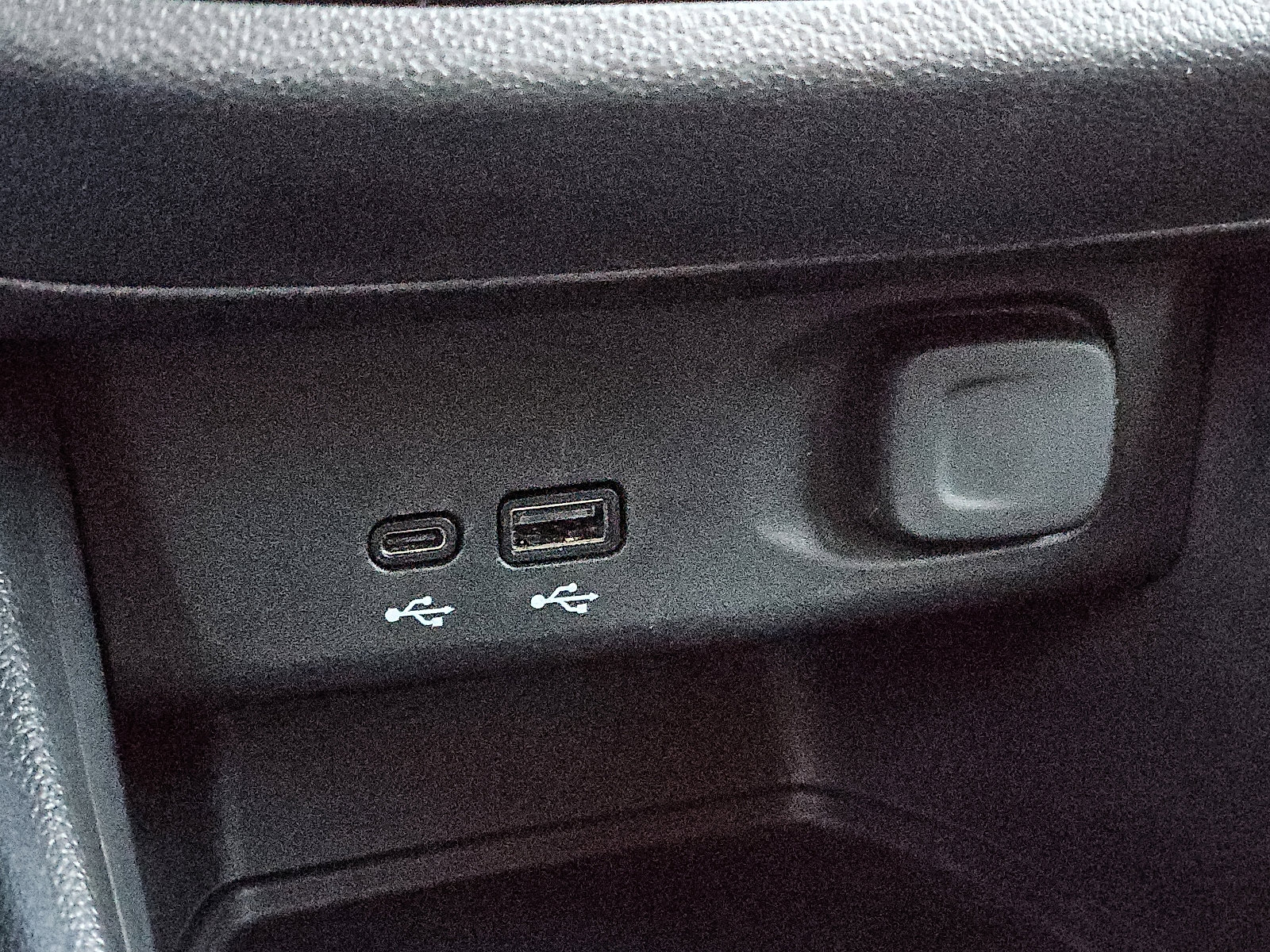 Certified 2024 Buick Envista Sport Touring w/ Advanced Safety Package image 23