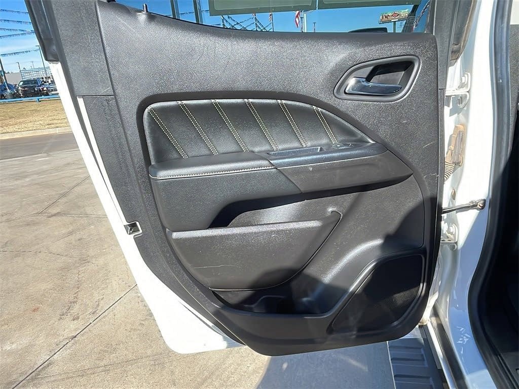 Used 2021 GMC Canyon Denali image 15