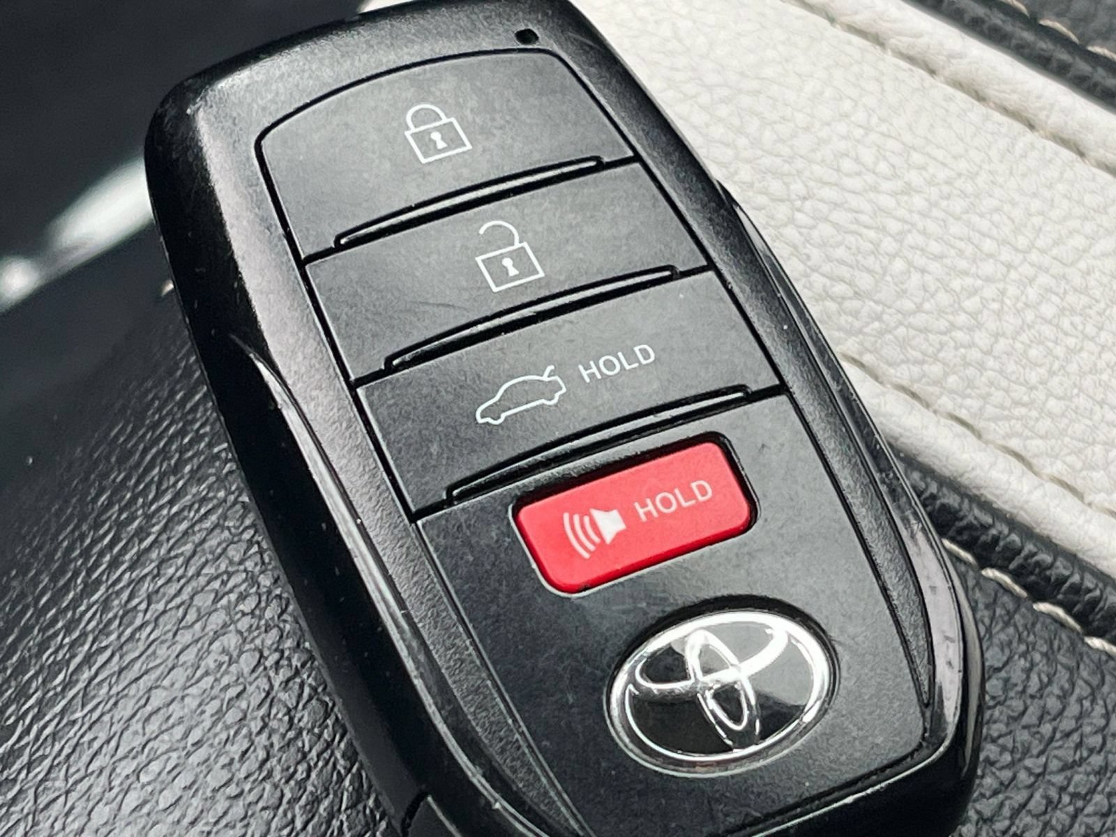 Used 2025 Toyota Camry SE FWD image 28