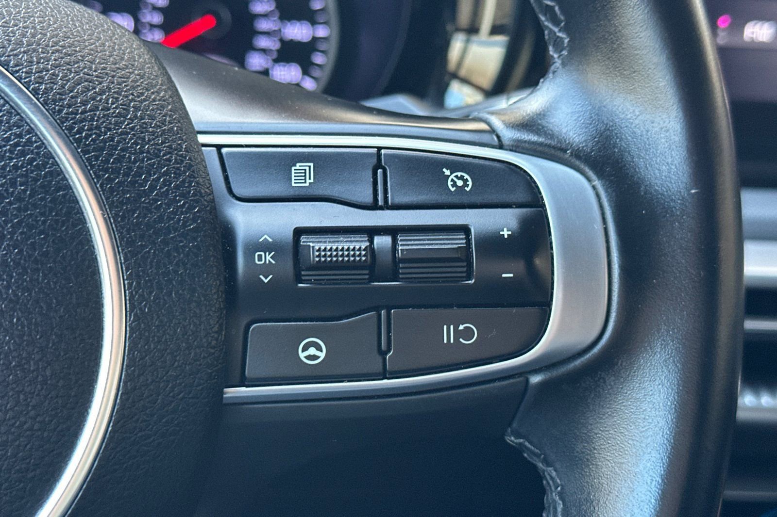 Used 2022 Kia K5 GT-Line FWD image 32