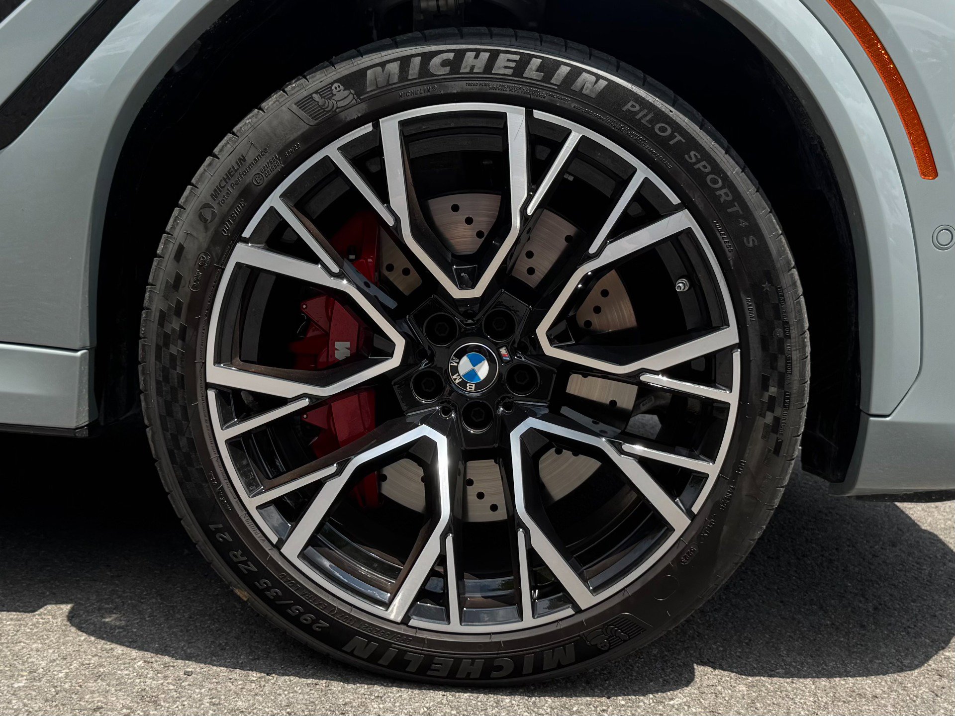 Used 2024 BMW X6 M Competition w/ Executive Package image 85