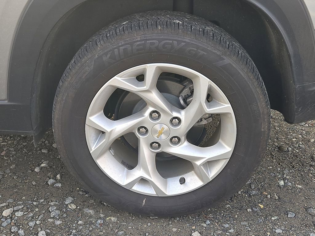 Used 2024 Chevrolet Trax LS w/ LS Convenience Package image 11