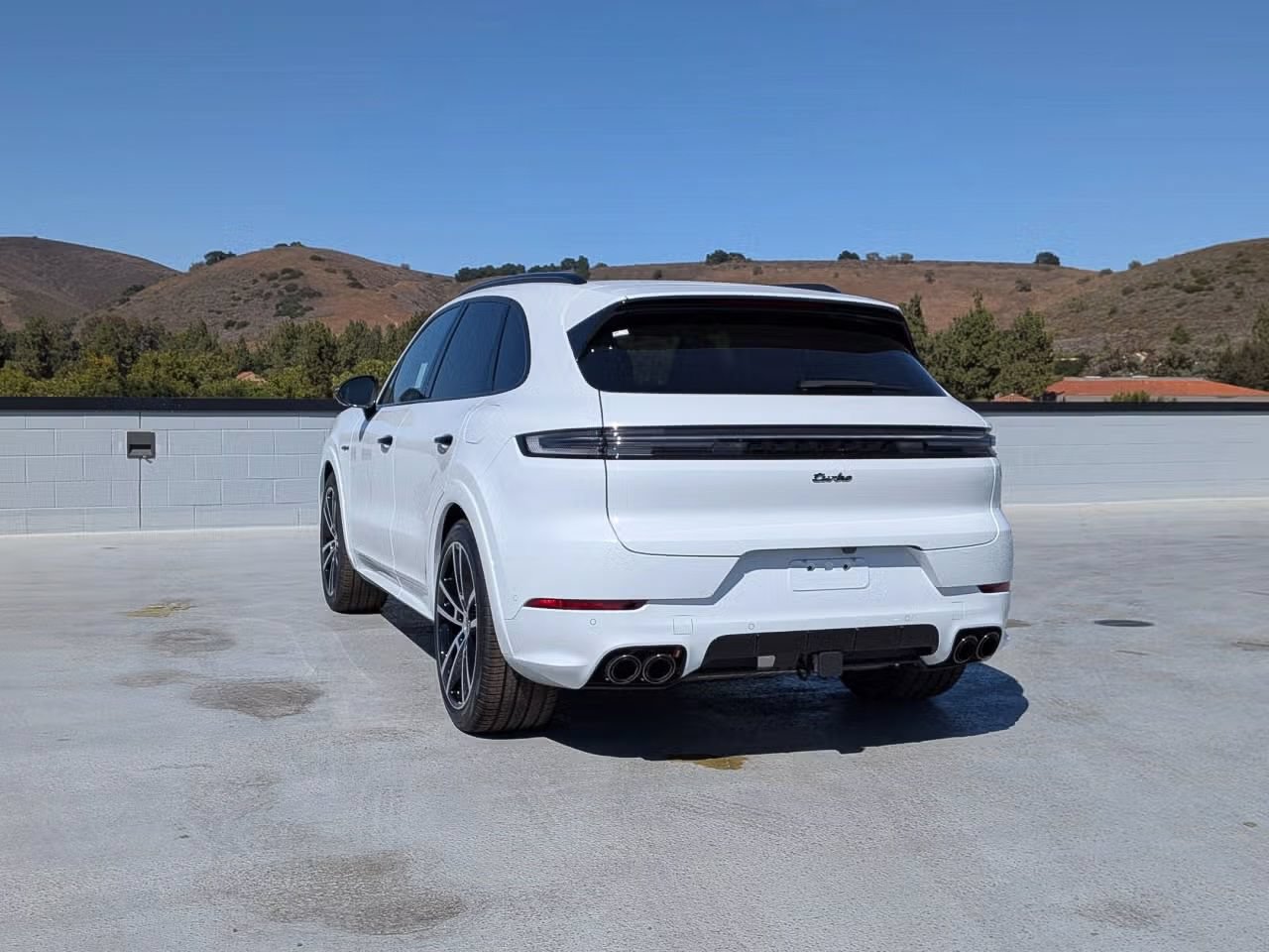 Certified 2025 Porsche Cayenne Turbo AWD/4WD image 3