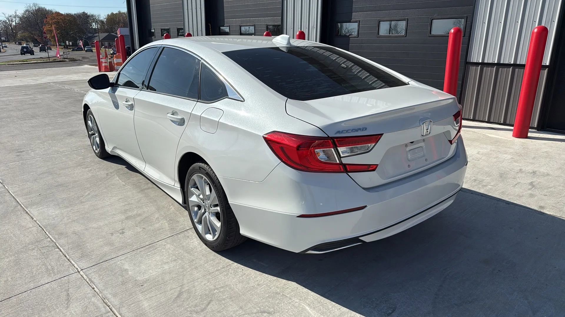 Used 2019 Honda Accord LX image 2