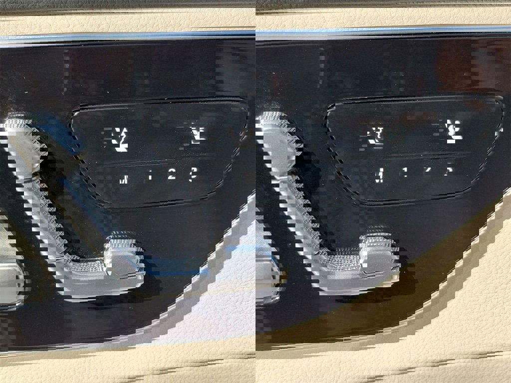 Used 2024 Mercedes-Benz C 300 Sedan image 17