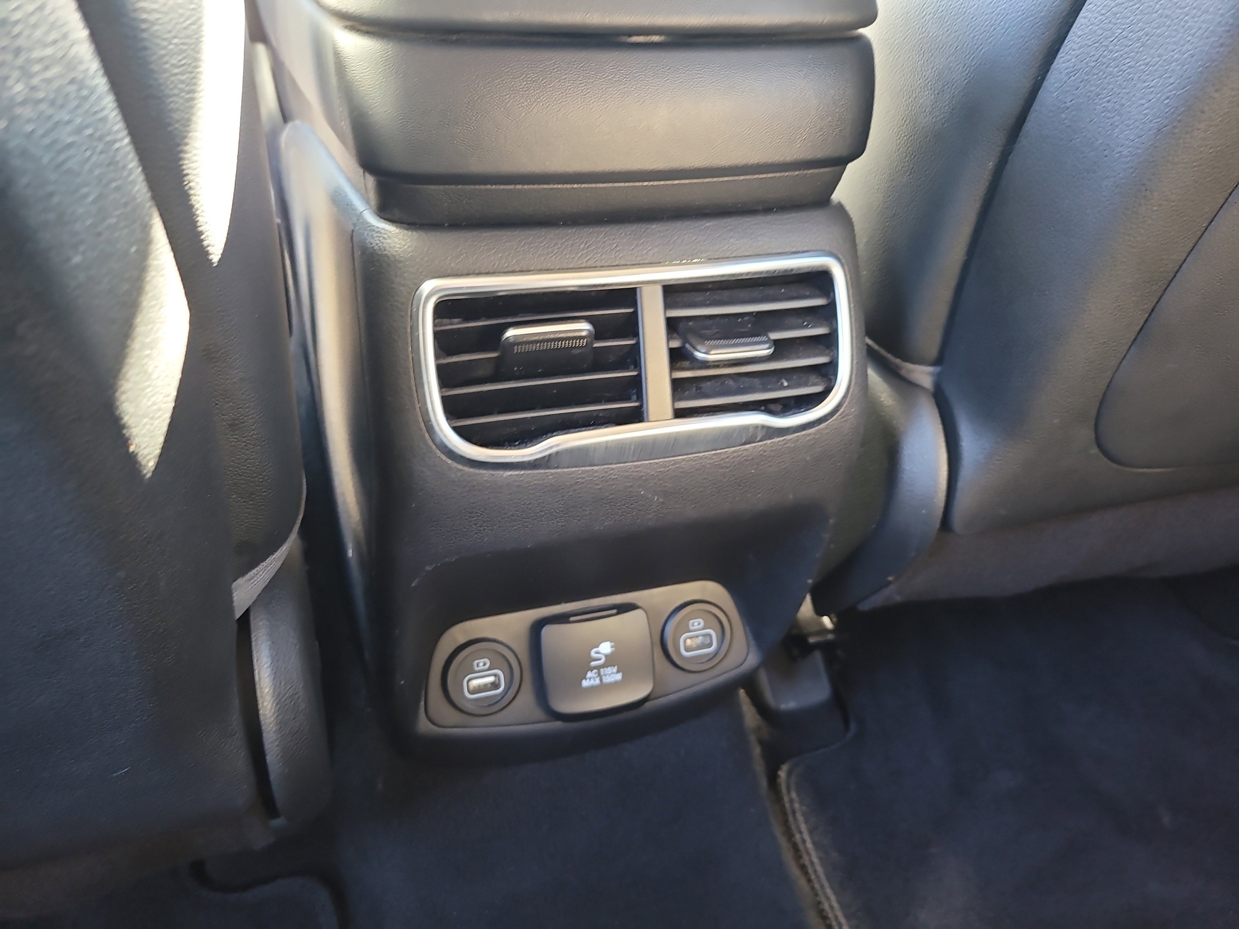 Used 2022 Hyundai Santa Fe Limited image 13