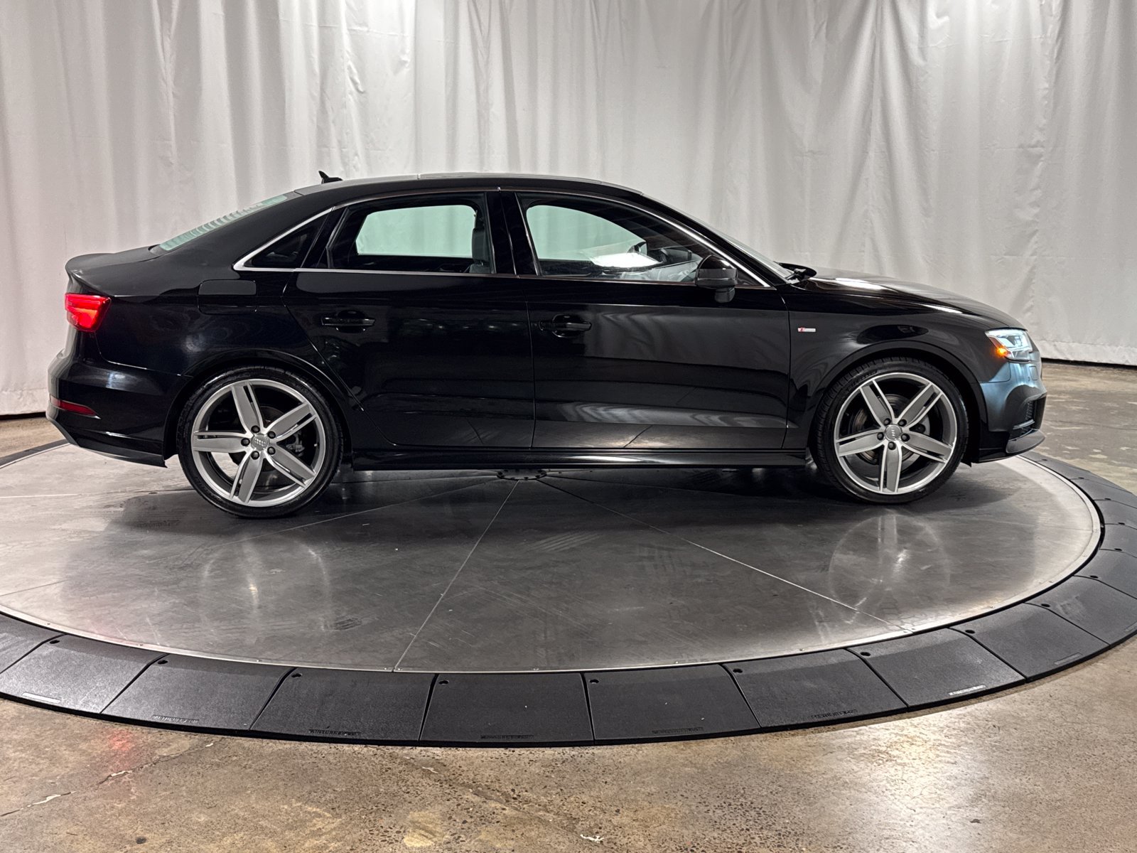 Used 2019 Audi A3 2.0T Premium Plus w/ Premium Plus Package FWD image 9