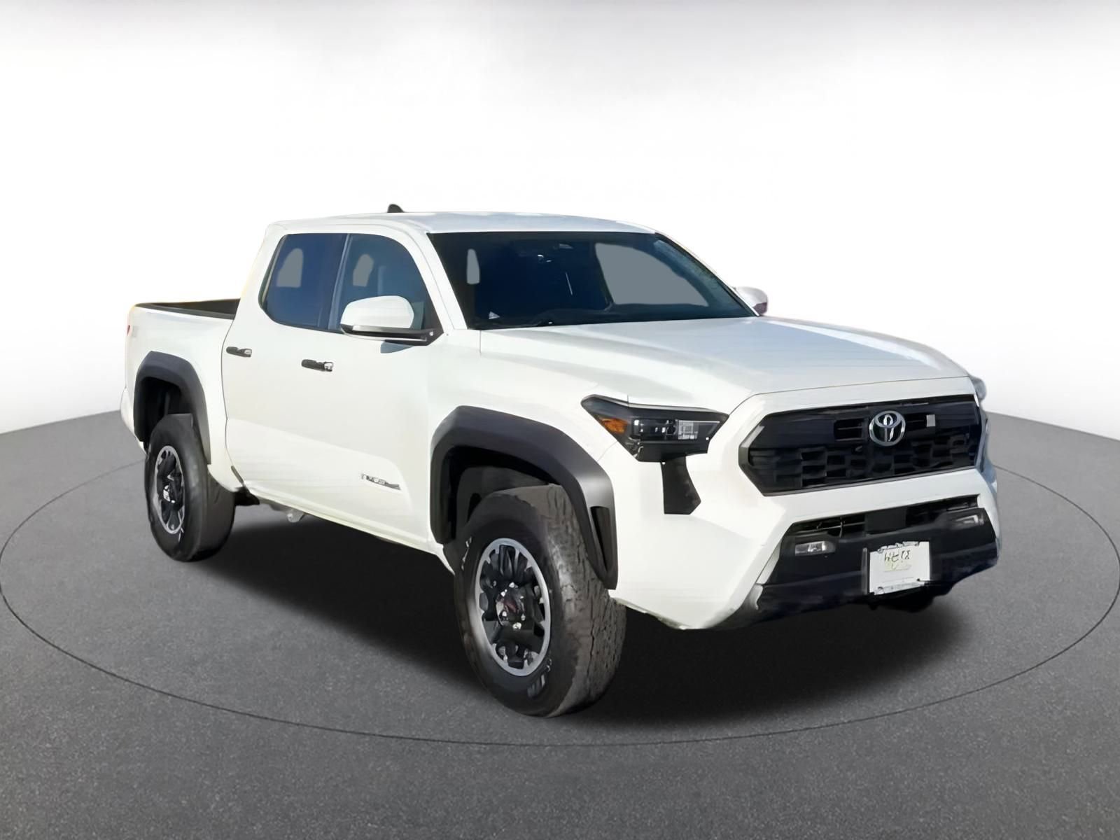 Used 2025 Toyota Tacoma SR image 2