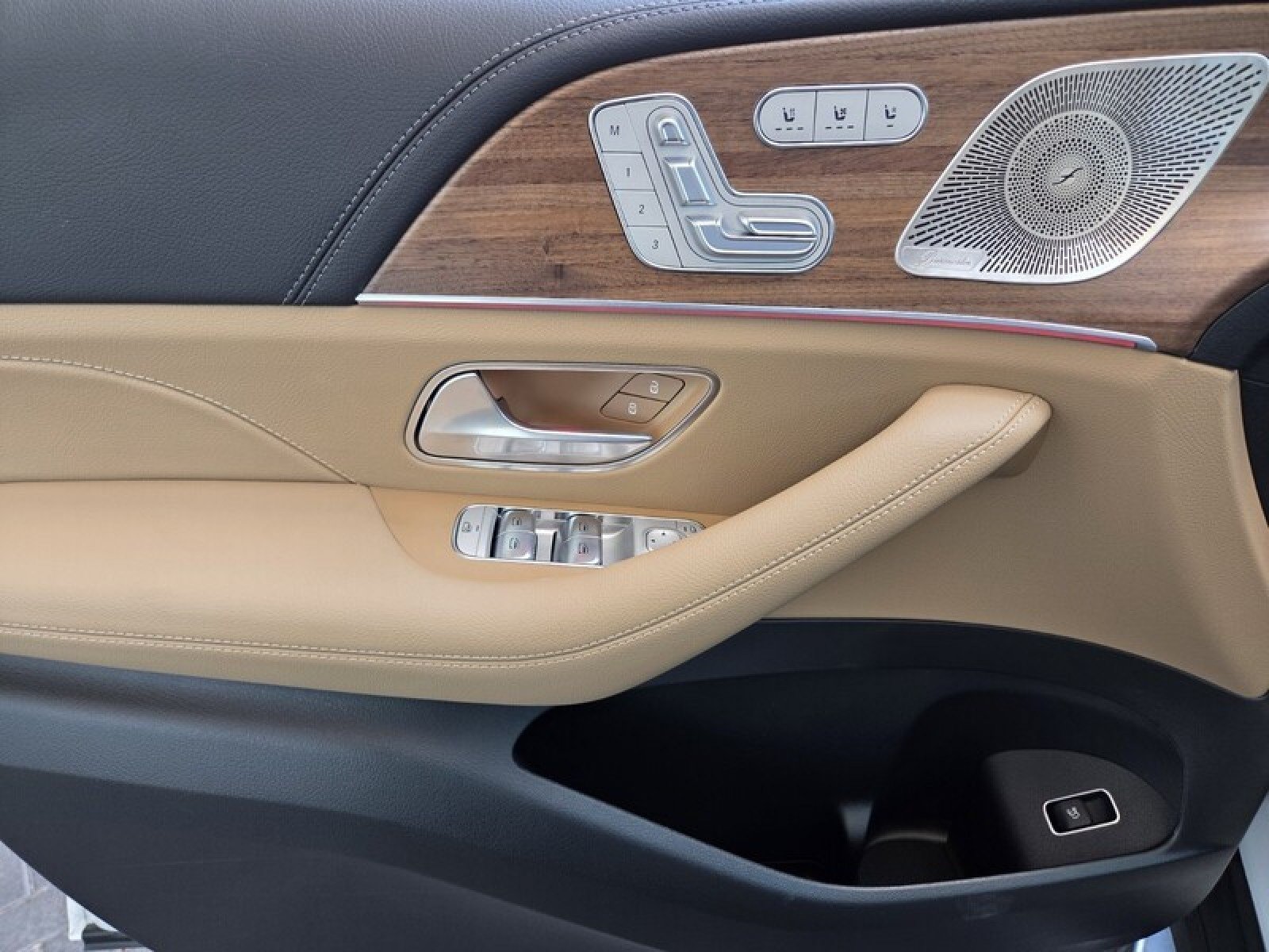 New 2026 Mercedes-Benz GLS 580 4MATIC image 23