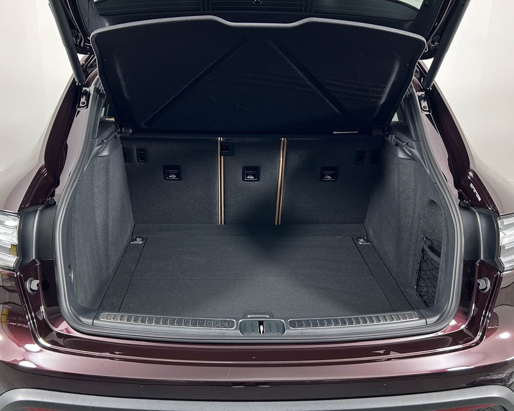 New 2026 Porsche Macan AWD/4WD image 29