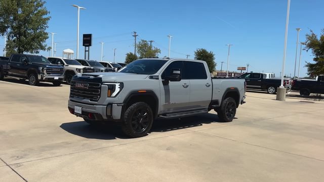 Used 2024 GMC Sierra 2500 AT4 w/ Technology Package AWD/4WD image 4