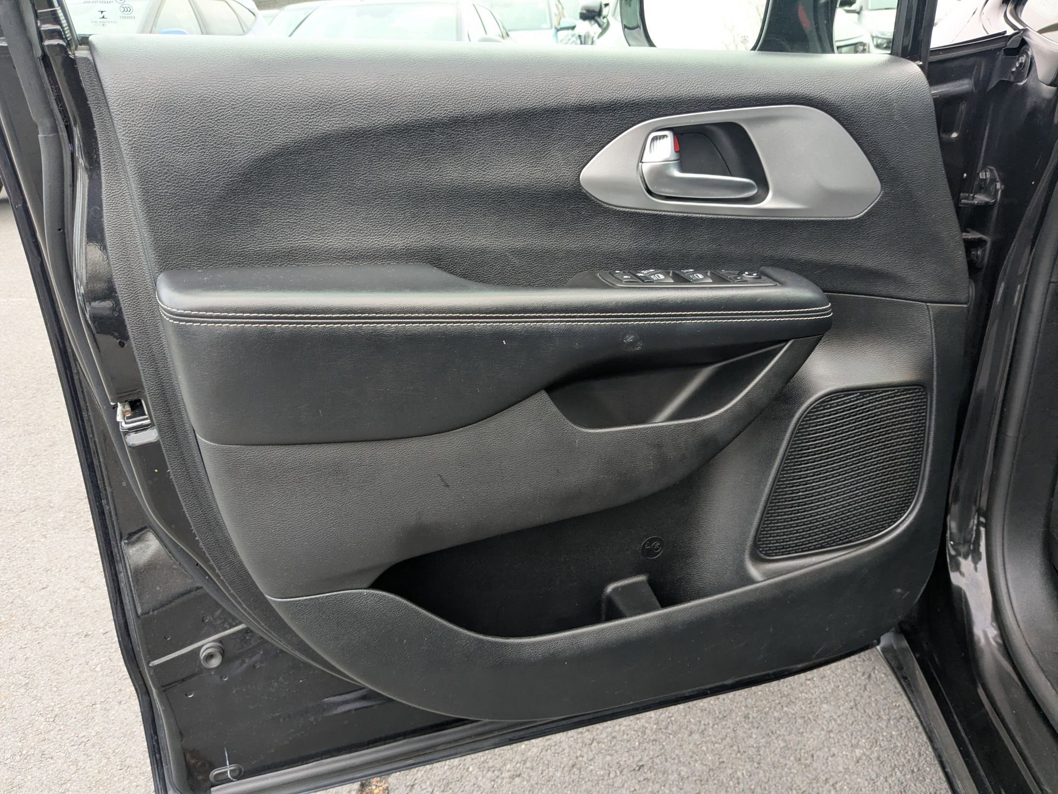 Used 2019 Chrysler Pacifica Touring-L Plus w/ Advanced Safetytec Group image 13