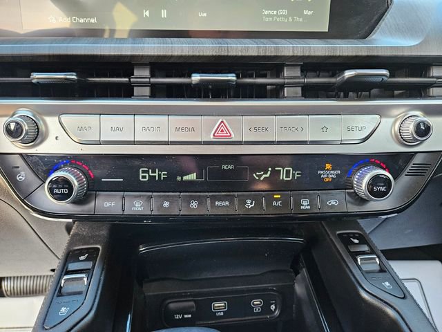 Used 2023 Kia Telluride EX w/ EX Captain's Chair Package image 24