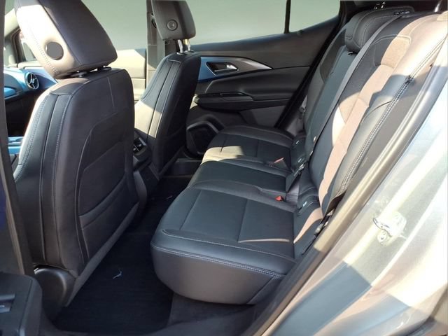 Used 2025 Chevrolet Equinox EV LT w/ Convenience Package FWD image 11