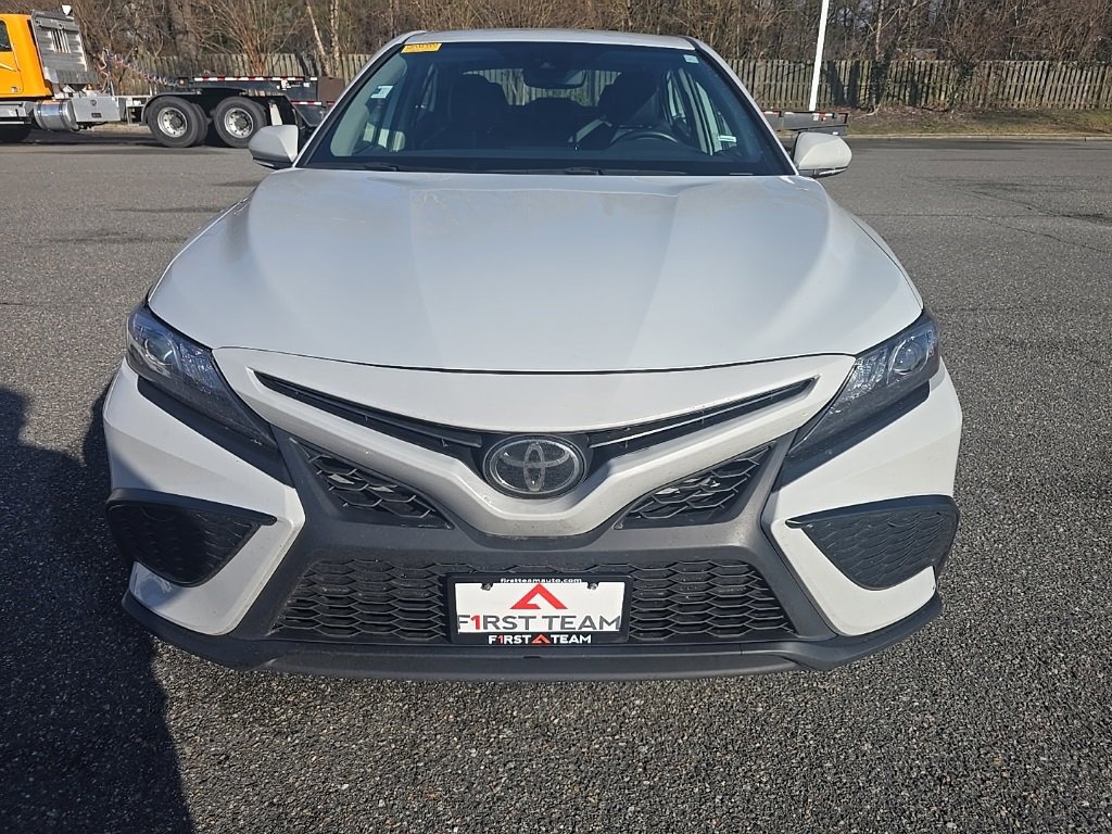 Used 2024 Toyota Camry SE image 2