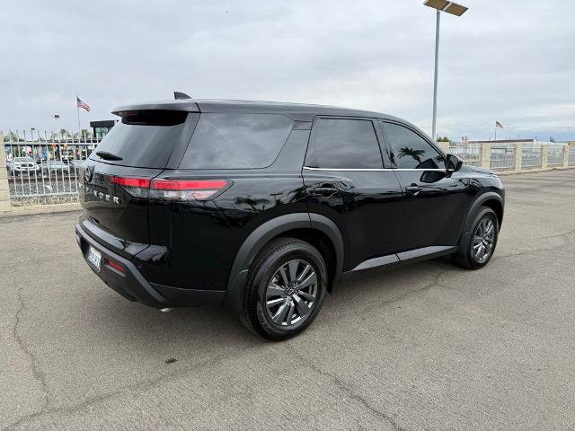 Certified 2025 Nissan Pathfinder S FWD image 6