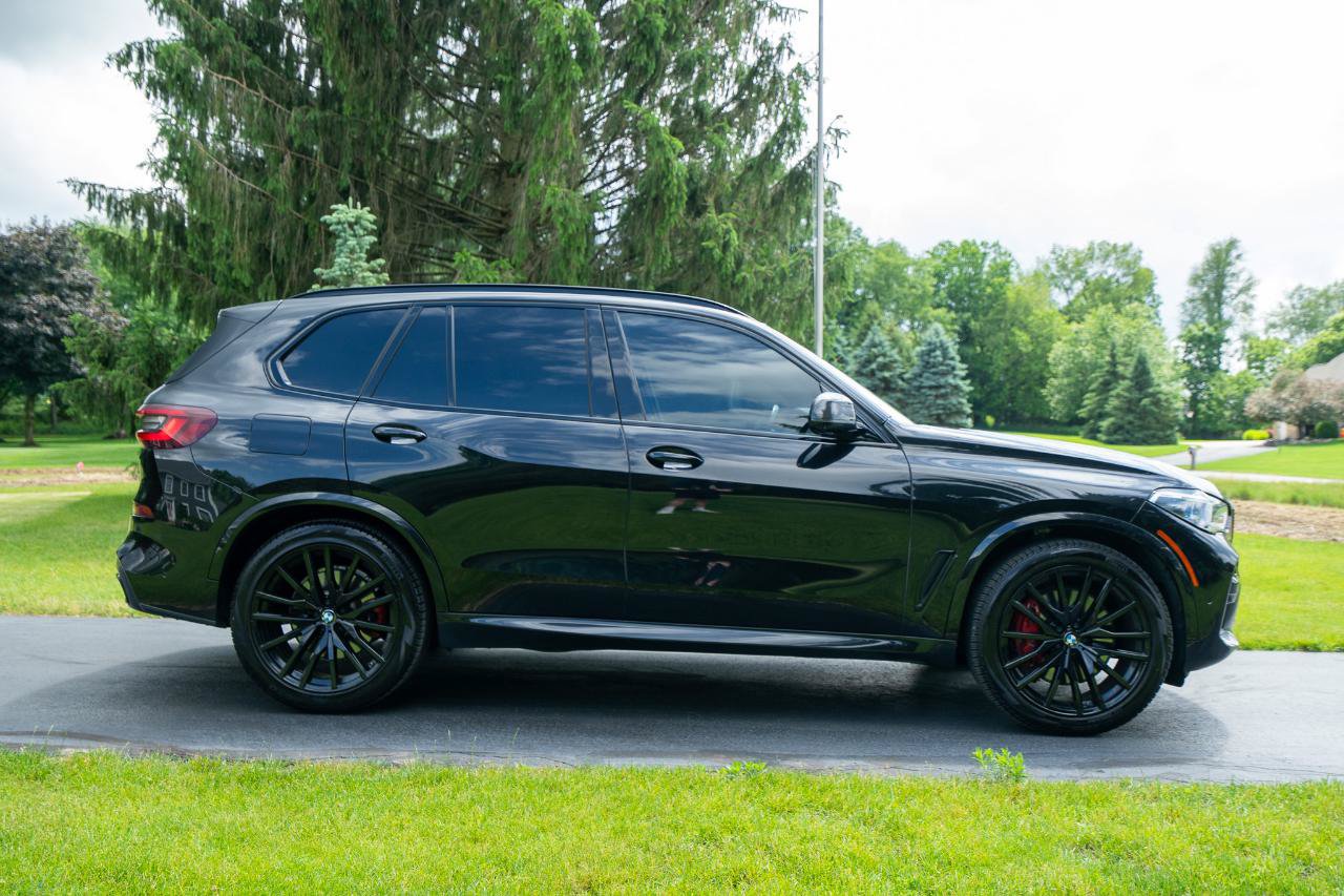 Used 2021 BMW X5 M50i AWD/4WD image 2