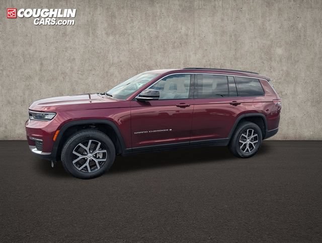 Used 2025 Jeep Grand Cherokee L Limited w/ Trailer Tow Package AWD/4WD image 4