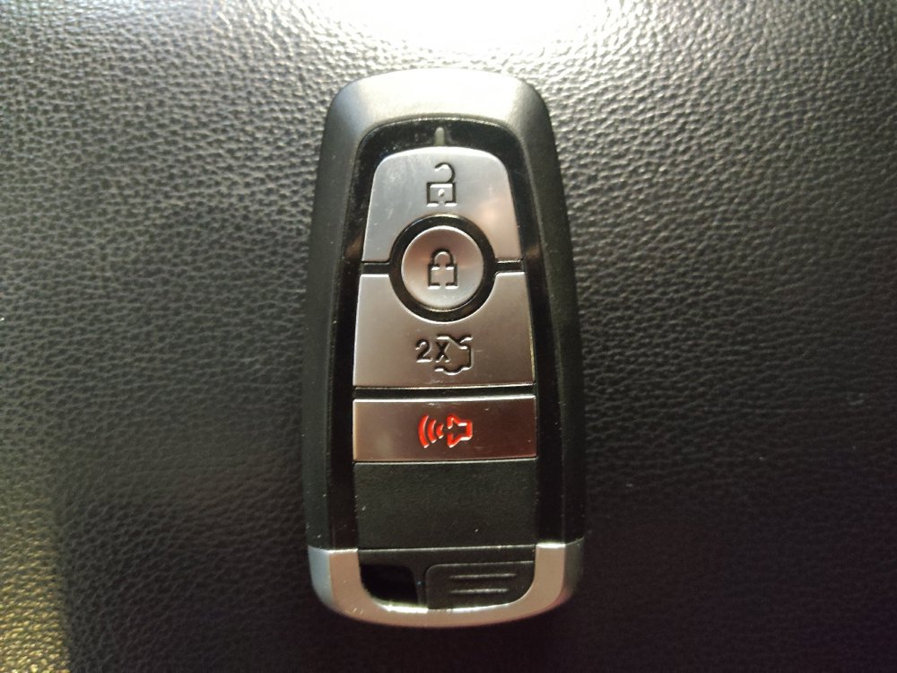 Used 2020 Ford Fusion SE FWD image 32