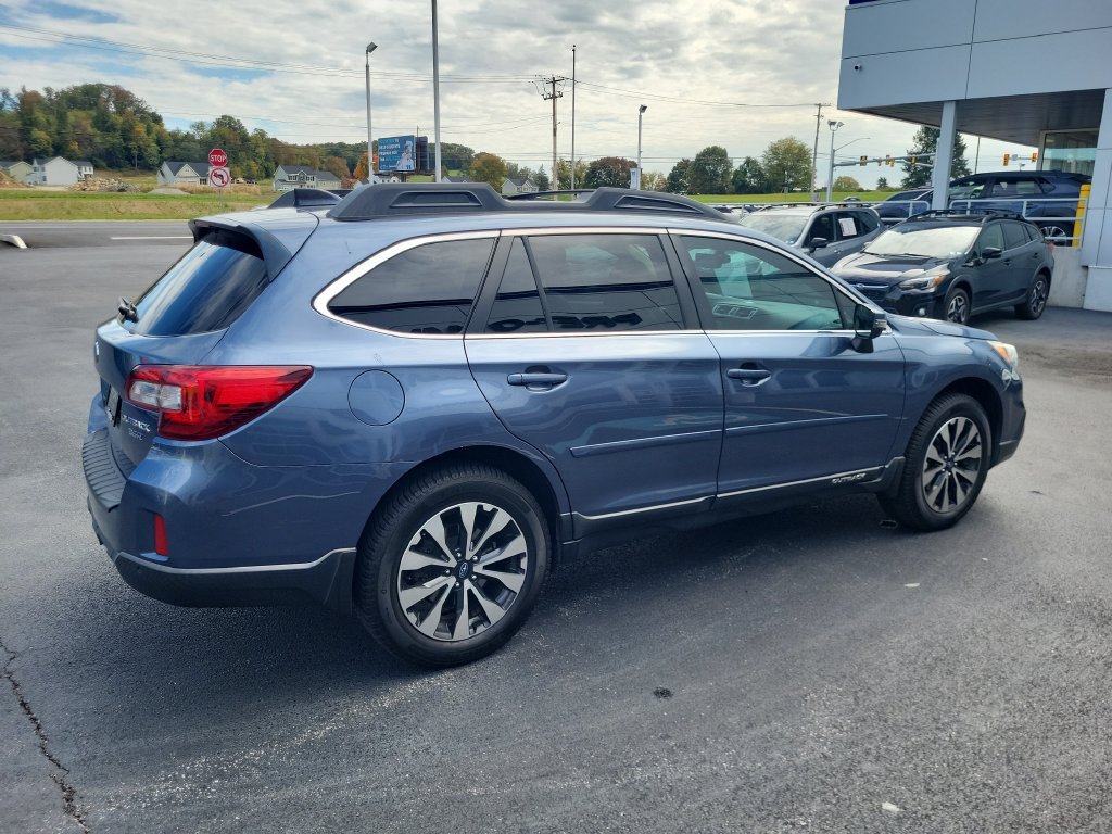 Used 2017 Subaru Outback 3.6R Limited AWD/4WD image 4