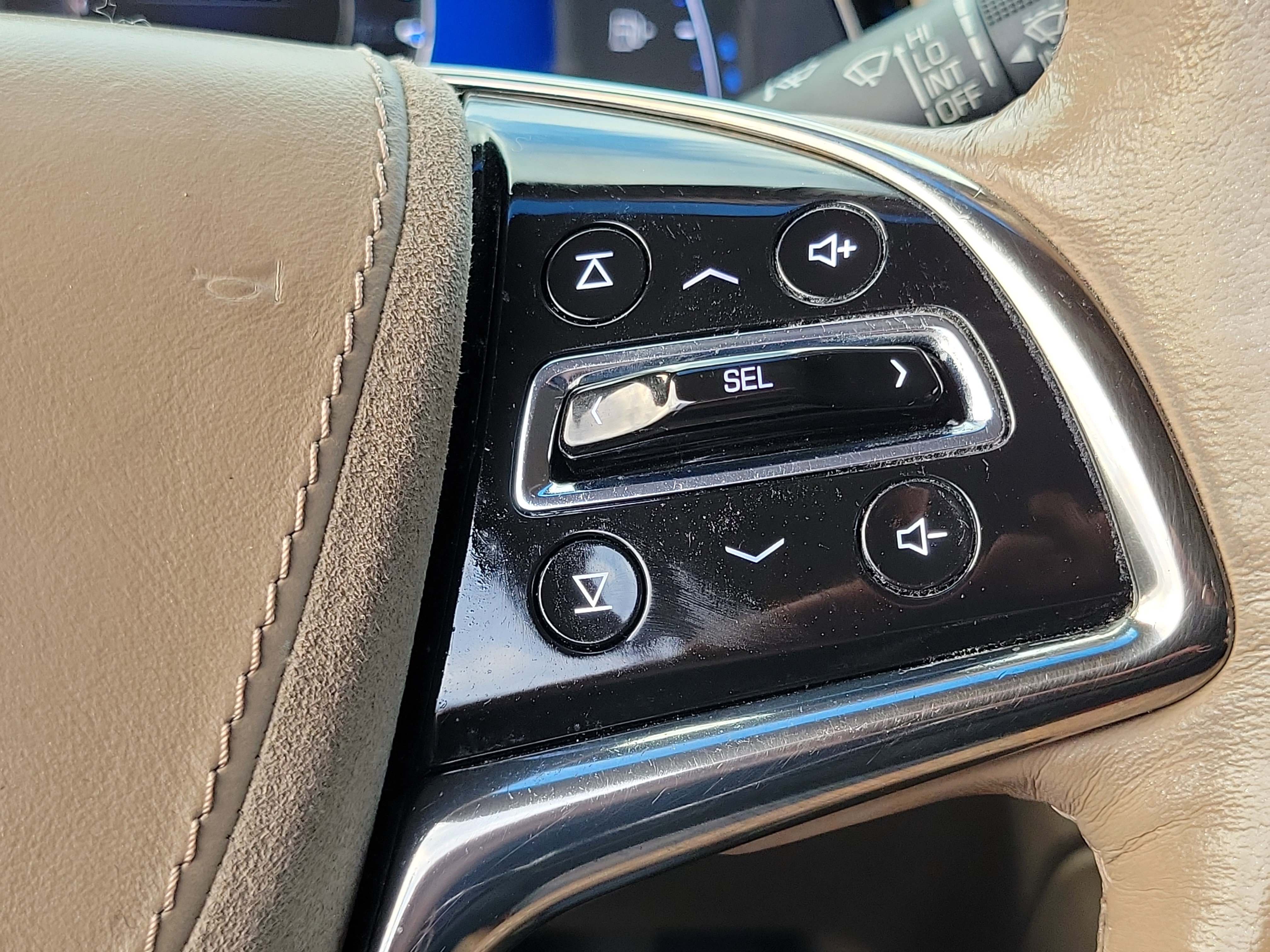 Used 2014 Cadillac ELR w/ Luxury Package image 10